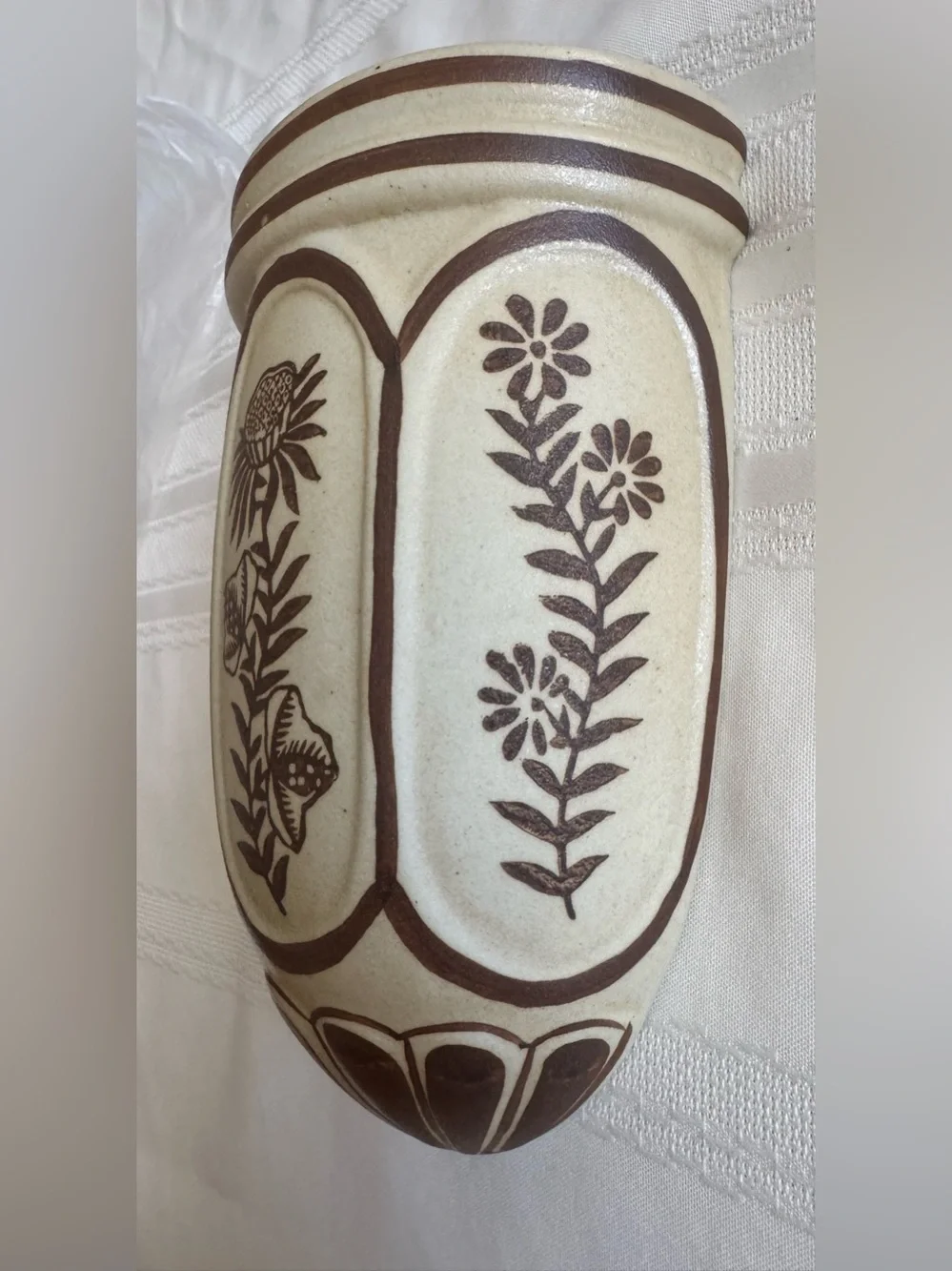 Formalities by Baum Bros Vintage Cream Wall-Mounted Ceramic Wall Pocket 5”x8”